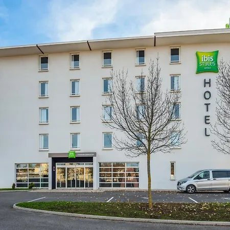 Hotel Ibis Styles Lyon Stadium Meyzieu