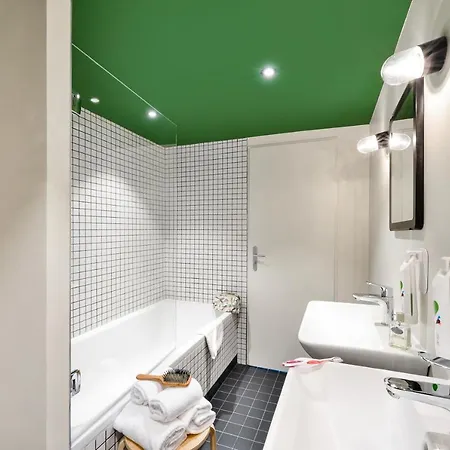 Hotel Ibis Styles Lyon Stadium 3*