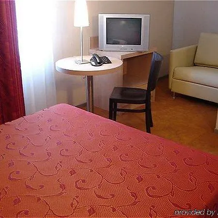 Ibis Styles Lyon Arena Stadium 3* Meyzieu